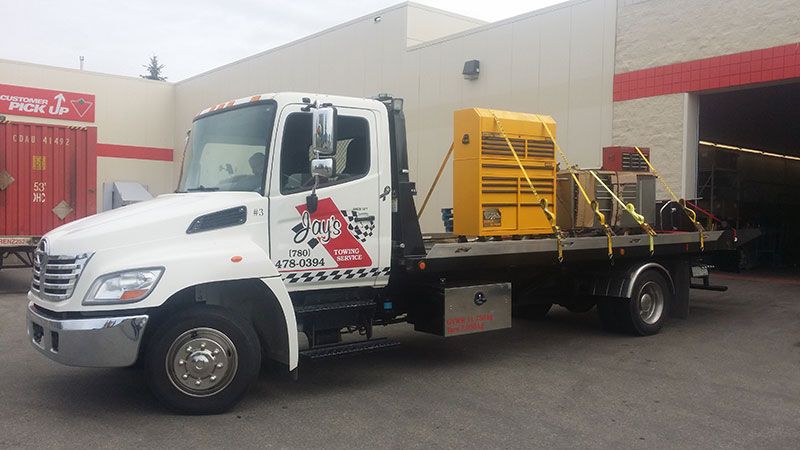 Heavy Vehicle Towing Truck in Edmonton